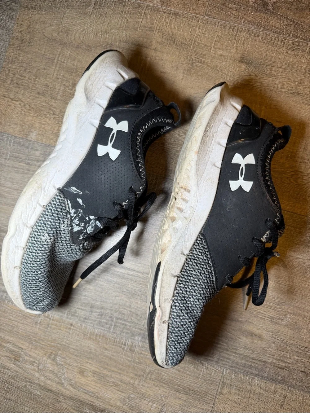 Under Armour Women’s Black and Gray Knit Lace-Up Sneakers - 8